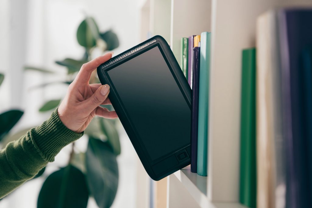 ¿Ebook o papel? La eterna discusión 10.3 biblioteca
